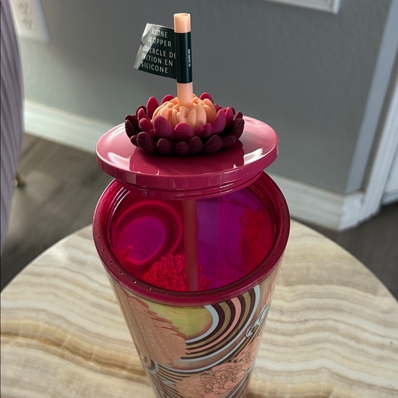 🪷NWT Groovy 24oz Starbucks Tumbler with silicone lid. - Picture 4 of 5